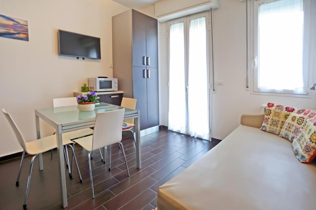 Casa Vacanze Aurora Centro Rimini Exterior foto