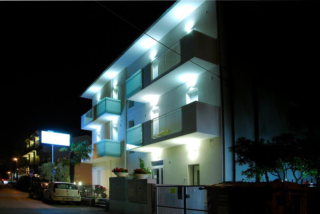 Casa Vacanze Aurora Centro Rimini Exterior foto